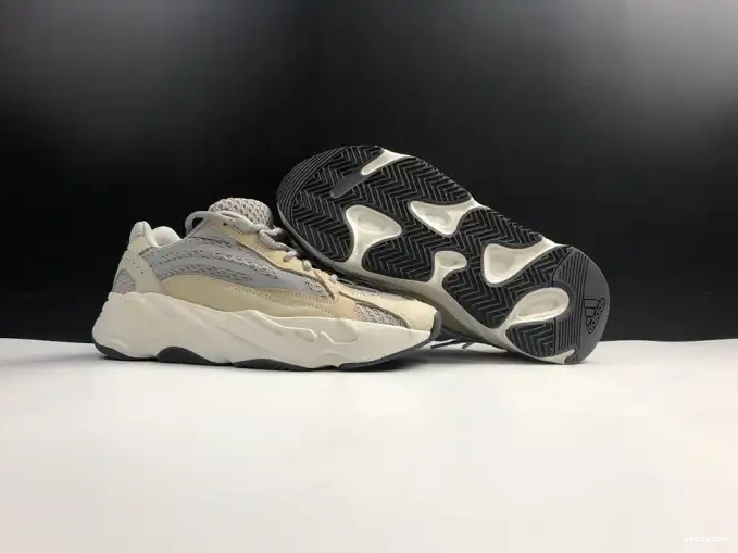 GY7924 V2 Boost Cream Adidas Cream 700 Yeezy 0501